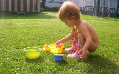Kinder, Naturismus und Nacktheit: Warum Aufklärung entscheidend ist